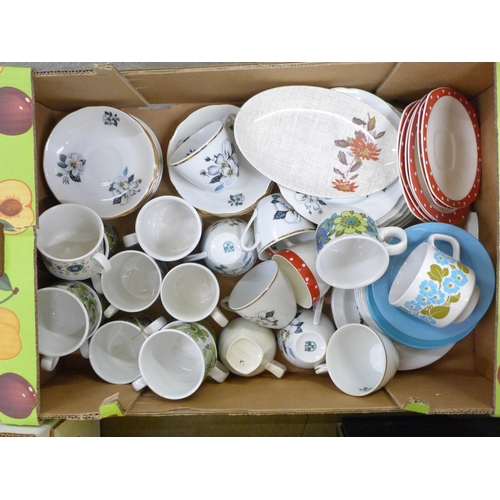 1077 - Six boxes of mixed glass and china including retro, vases, table lamps, etc. **PLEASE NOTE THIS LOT ... 