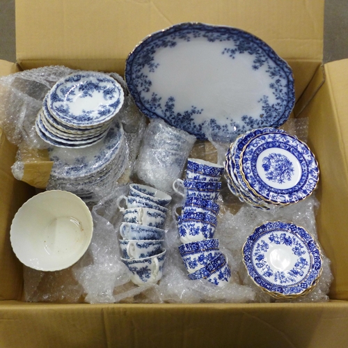 1078 - A collection of blue and white china **PLEASE NOTE THIS LOT IS NOT ELIGIBLE FOR IN-HOUSE POSTING AND... 