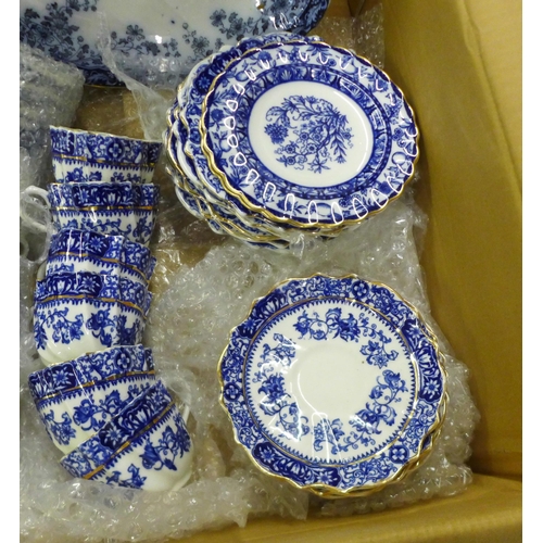 1078 - A collection of blue and white china **PLEASE NOTE THIS LOT IS NOT ELIGIBLE FOR IN-HOUSE POSTING AND... 