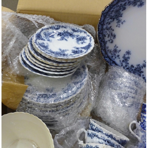 1078 - A collection of blue and white china **PLEASE NOTE THIS LOT IS NOT ELIGIBLE FOR IN-HOUSE POSTING AND... 