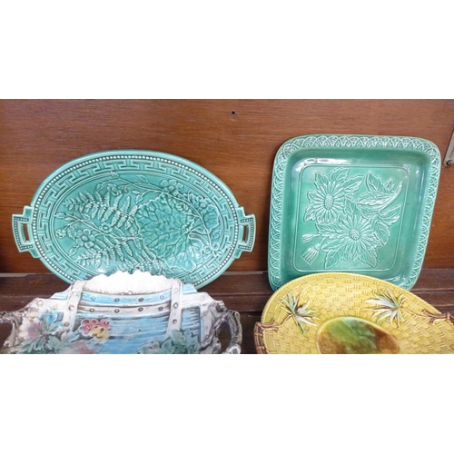 684 - Six majolica dishes