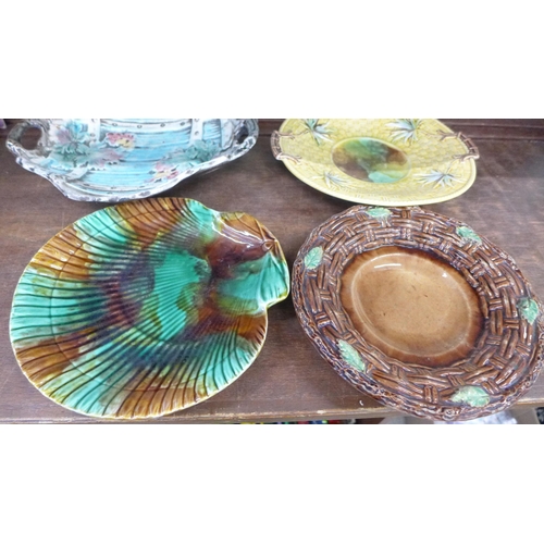 684 - Six majolica dishes