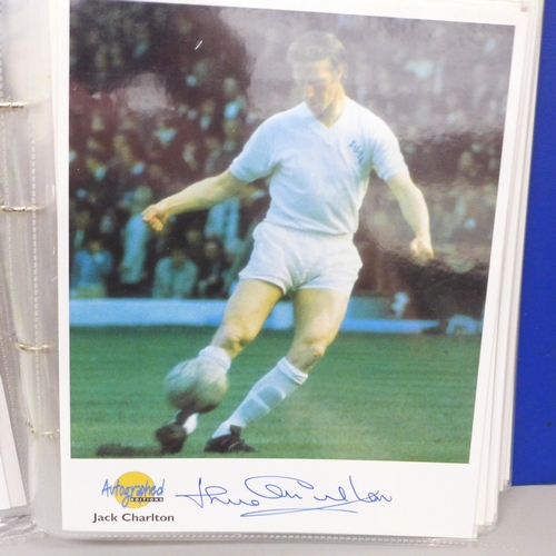 696 - Autograph Editions Signed Photograpoh Folder including Ian Botham, Jack Charlton, George Cohen, Roge... 