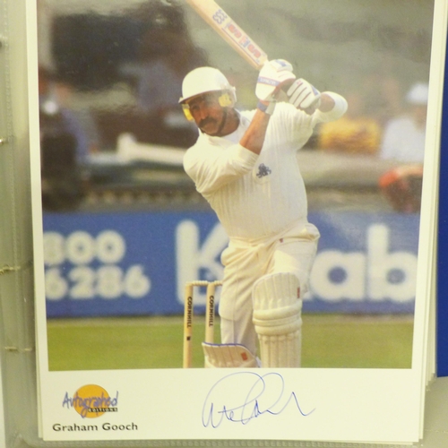 696 - Autograph Editions Signed Photograpoh Folder including Ian Botham, Jack Charlton, George Cohen, Roge... 