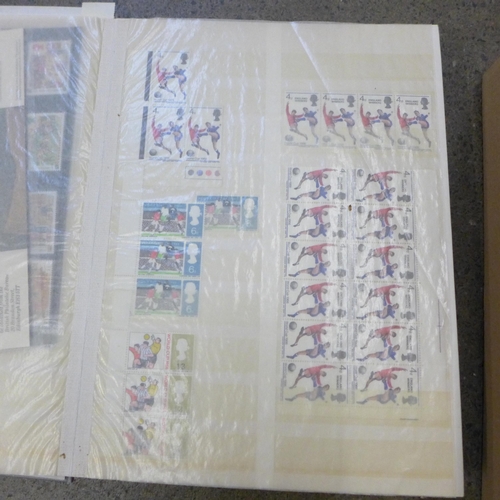 720 - Stamps; an album with GPO books, 2/- to 6/-, 1935 Silver Jubilee booklets, later Royal Mail books, s... 