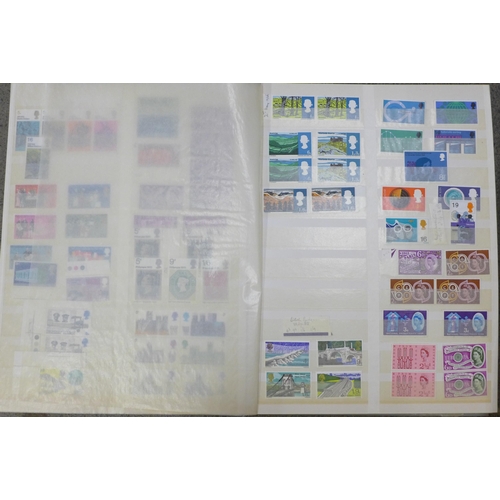 720 - Stamps; an album with GPO books, 2/- to 6/-, 1935 Silver Jubilee booklets, later Royal Mail books, s... 