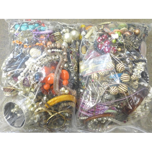 725 - Two bags of costume jewellery