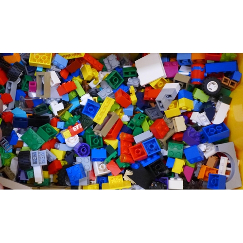 732 - A collection of Lego