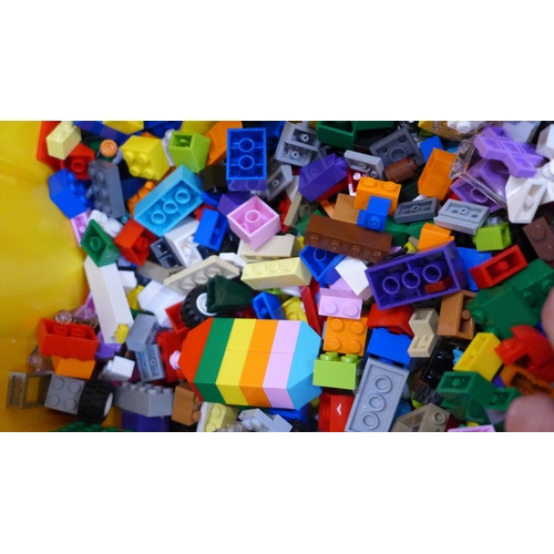 732 - A collection of Lego