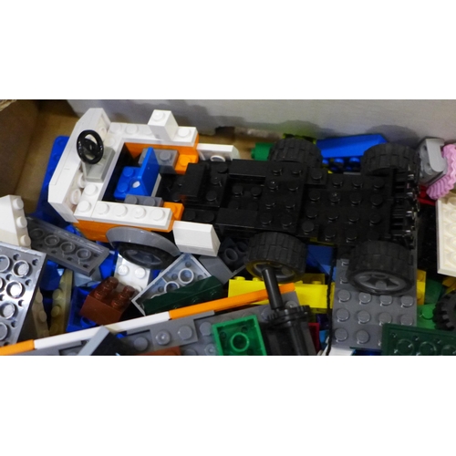 732 - A collection of Lego