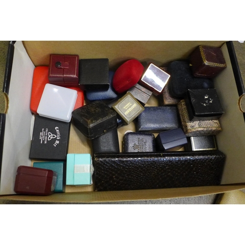 754 - A collection of vintage jewellery boxes