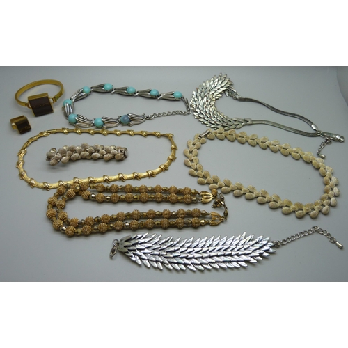 888 - A collection of costume jewellery including Trifari