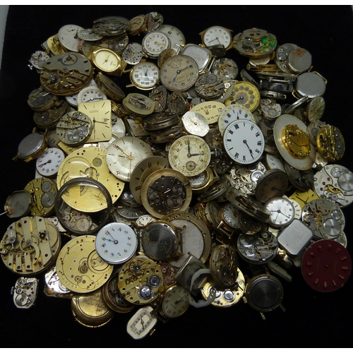 892 - A collection of wristwatch and pocket watch movements