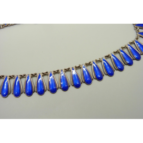 934 - A Volmer Bahner Danish silver and blue enamelled fringe necklace, 37cm