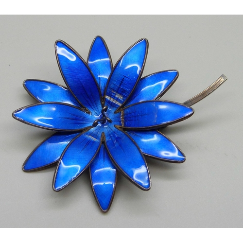 936 - A Norwegian silver and blue enamel flower brooch, enamel a/f, 5cm