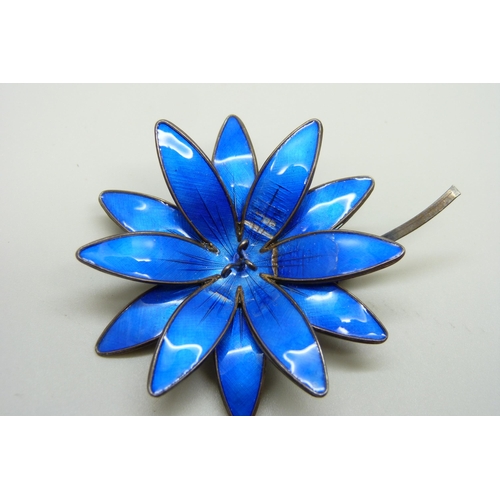 936 - A Norwegian silver and blue enamel flower brooch, enamel a/f, 5cm