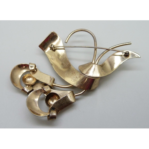 944 - A large Napier silver gilt brooch, 6cm x 9cm