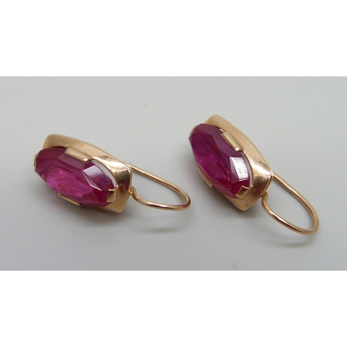 946 - A pair of 9ct gold pink stone earrings, 5.7g, stones 14mm