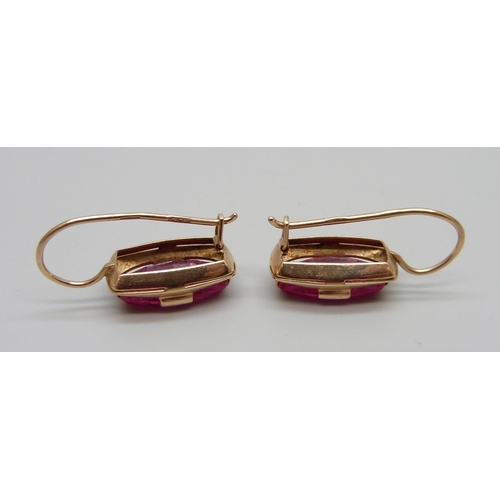 946 - A pair of 9ct gold pink stone earrings, 5.7g, stones 14mm