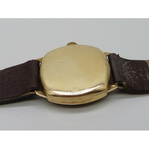 969 - A gentleman's Rotary 9ct gold cased wristwatch, 28mm case