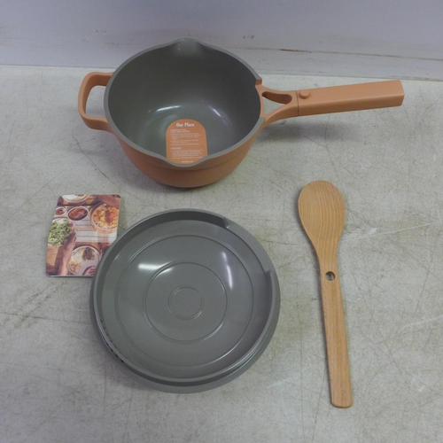 2057 - An Our Place mini perfect pot with lid and beech wood spoon - boxed - coral coloured