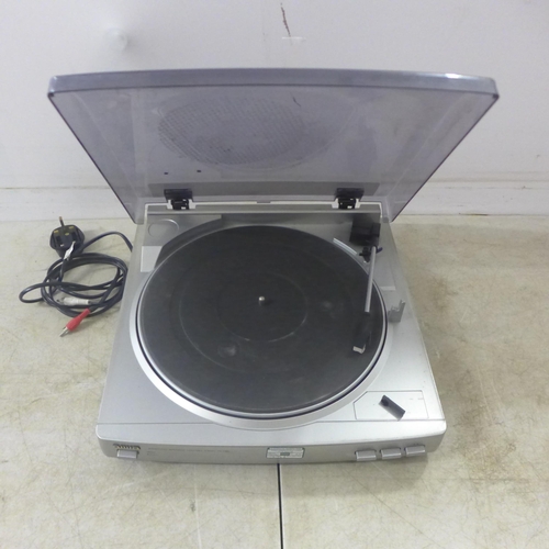 2082 - A Sony PS-LX250H record deck and an Aiwa PX-E860K record deck