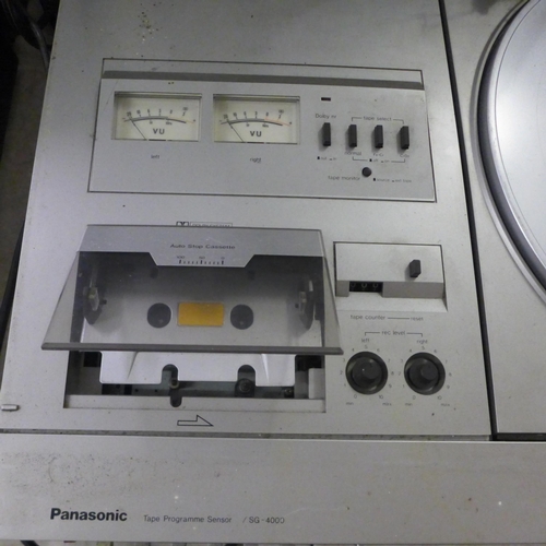 2086 - A Panasonic SG4000 tape programme sensor stereo music centre with tape deck and belt driven automati... 