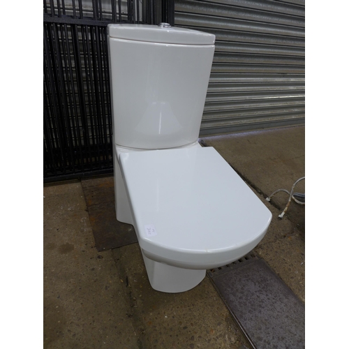 2149 - A contemporary designed toilet and hand wash basin