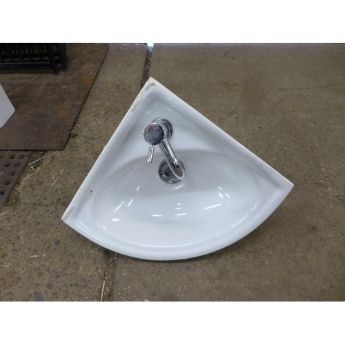 2149 - A contemporary designed toilet and hand wash basin