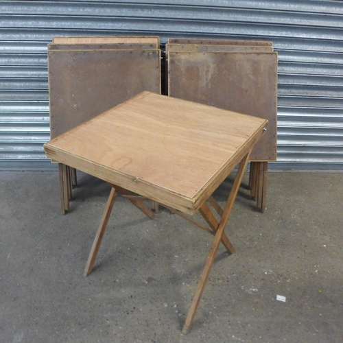 2098 - 7 wooden folding tables