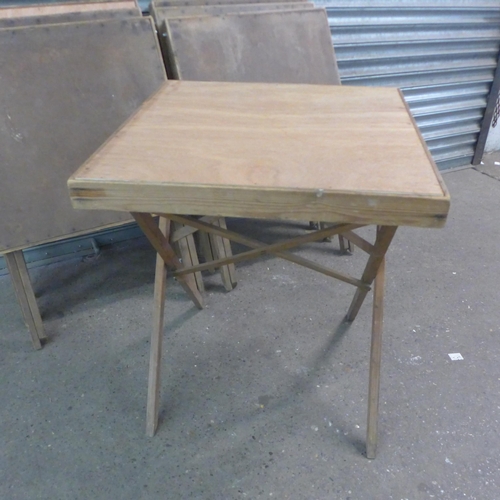 2098 - 7 wooden folding tables