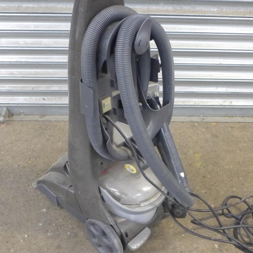 2105 - A Bissell Proheat vacuum/carpet cleaner