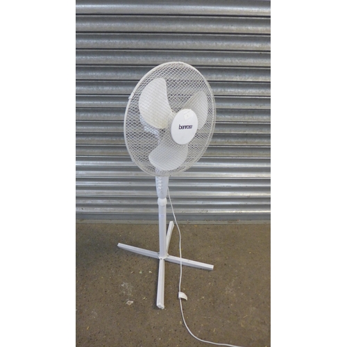 2111 - A Benross 240V pedestal 3-speed floor fan