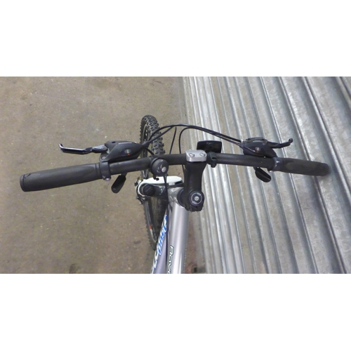 2127 - A Claud Butler Ravana 6061 aluminium framed front suspension hardtail mountain bike