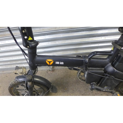 2132 - A folding electric city bike - with battery no charger