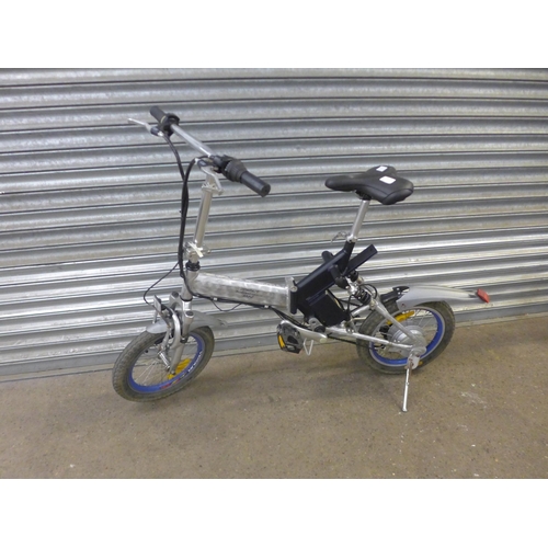 2133 - A Compact City folding electric bike with full suspension system, mud guards and Shimano gear set - ... 