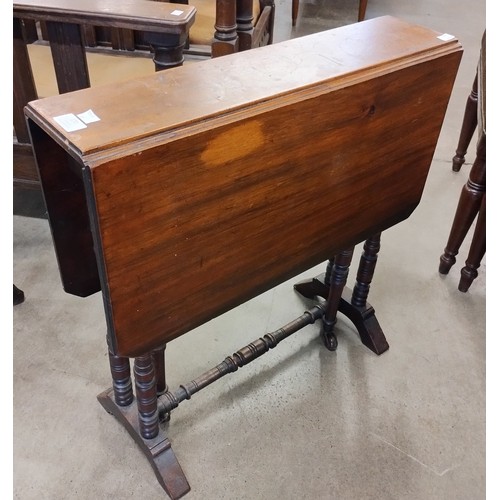 170 - A Victorian walnut Sutherland table