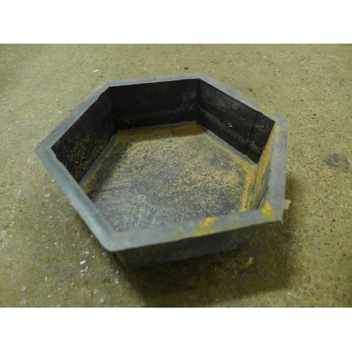 2311 - 16 hexagonal paving moulds