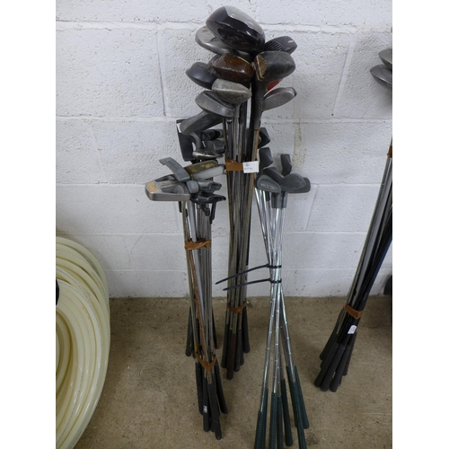 2324 - Approximately 18 putters - Dunlop, Ryder, Howson, Spida, North Western, a quantity of Golf clubs - C... 