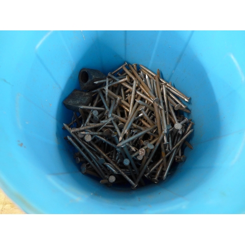 2326 - A bucket and bowl of assorted nails