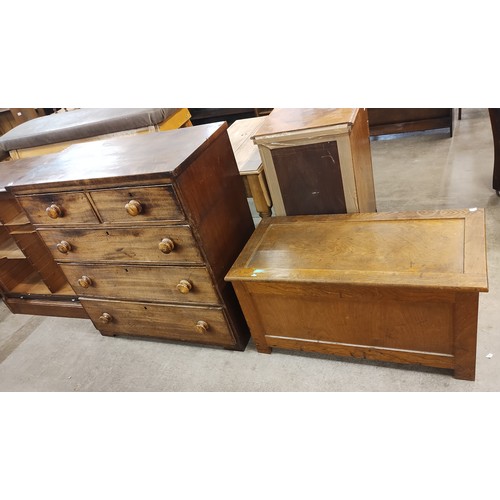 175 - A Victorian mahogany chest of drawers and a blanket box