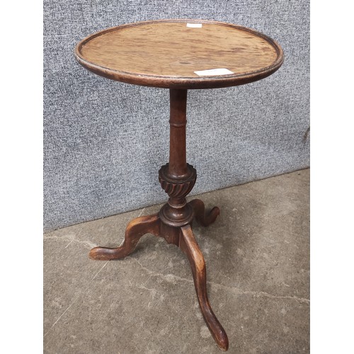 188 - A Hepplewhite style mahogany wine table