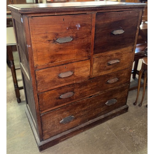 231 - An early 20th Century beech chest of drawers