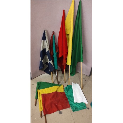 359 - A quantity signalman's racetrack flags