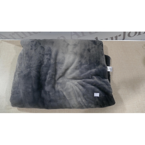 6255 - Touch Table Lamp and a Grey Velvet Throw (152X178Cm)    (329-164,185)   * This lot is subject to vat