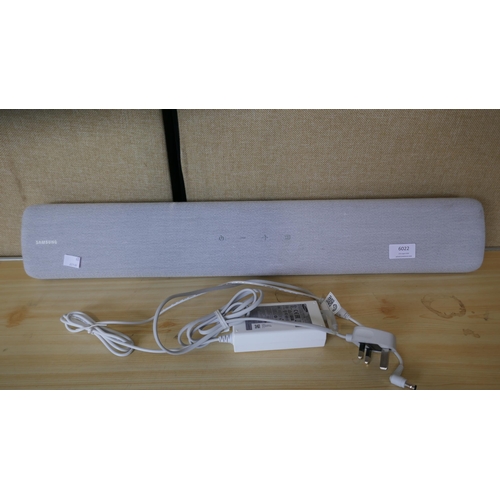 6022 - Samsung 2.0 Soundbar (Model: Hw-S41T) Original RRP £139.99 + vat              (329-40)   * This lot ... 