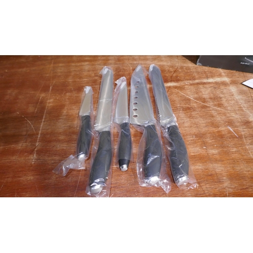 6044 - Circulon Knife Block and Five Knives  (329-184)   * This lot is subject to vat