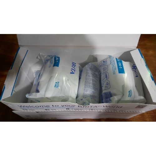 6048 - Two Brita Maxtra Xl Style 3.6L Jugs and Brita Maxtra Pro Filters (329-136,175,176)   * This lot is s... 