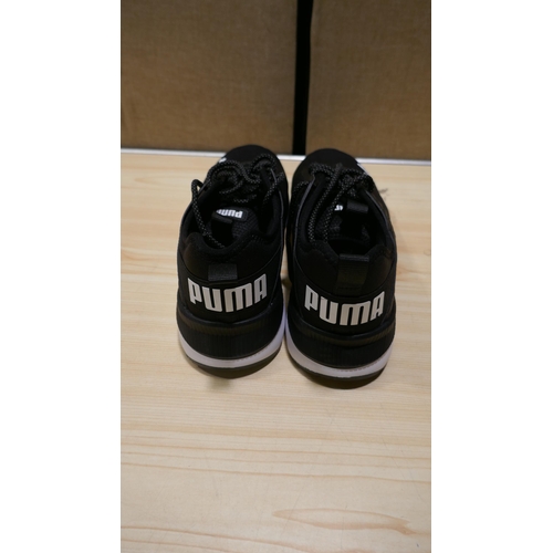 6055 - A pair of Puma PC runner sneaker mens black trainers (UK size 9) with box (329)  * This lot is subje... 