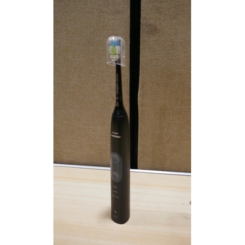 6072 - Philips 5100 Toothbrush Black (329-62)   * This lot is subject to vat